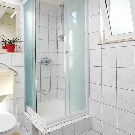 Semesterbostad 4 Bedroom Lovely In