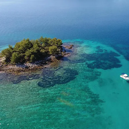 Holiday home With Sea View I Zuljana