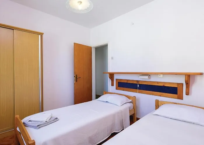 בית נופש With Sea View I