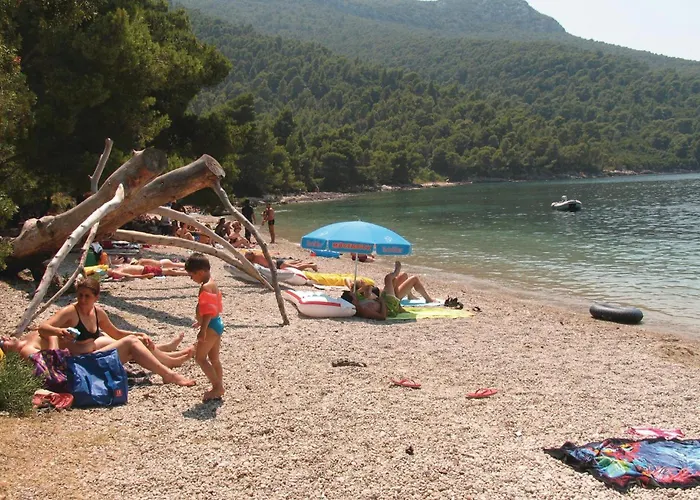 בית נופש With Sea View I